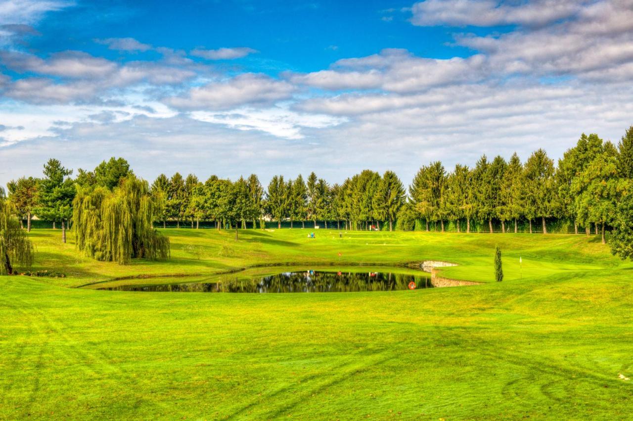 Le Robinie Golf & Resort Solbiate Olona Extérieur photo