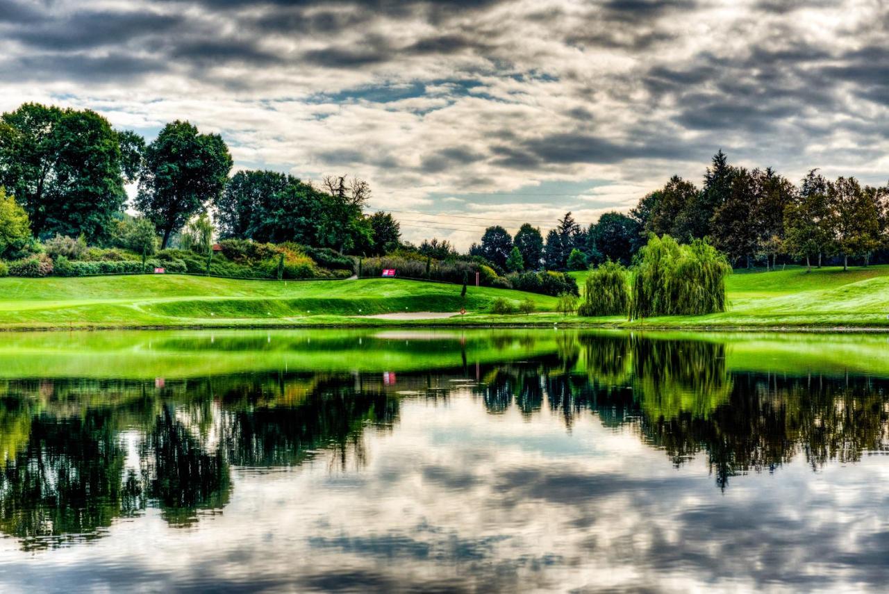 Le Robinie Golf & Resort Solbiate Olona Extérieur photo