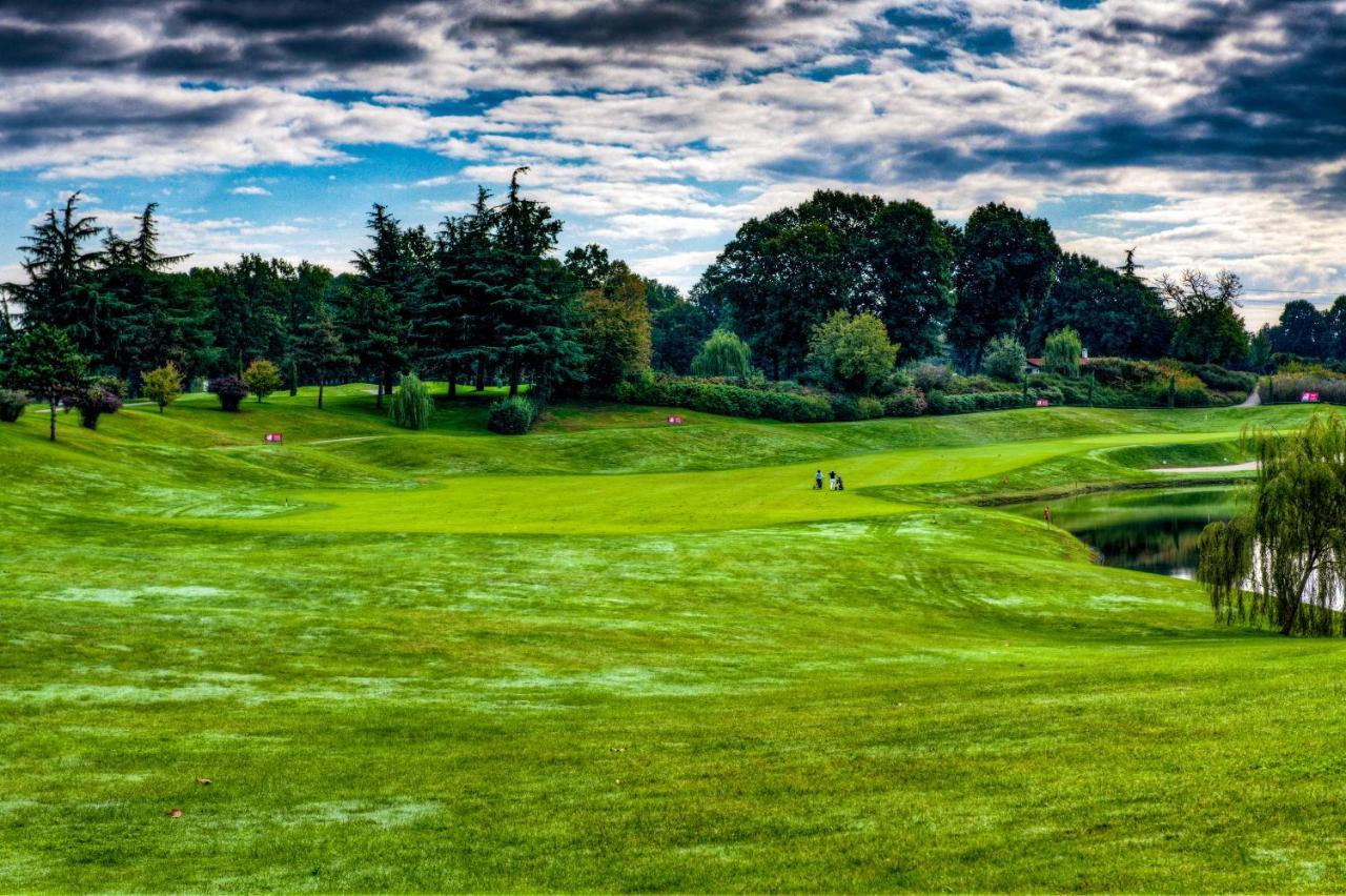 Le Robinie Golf & Resort Solbiate Olona Extérieur photo