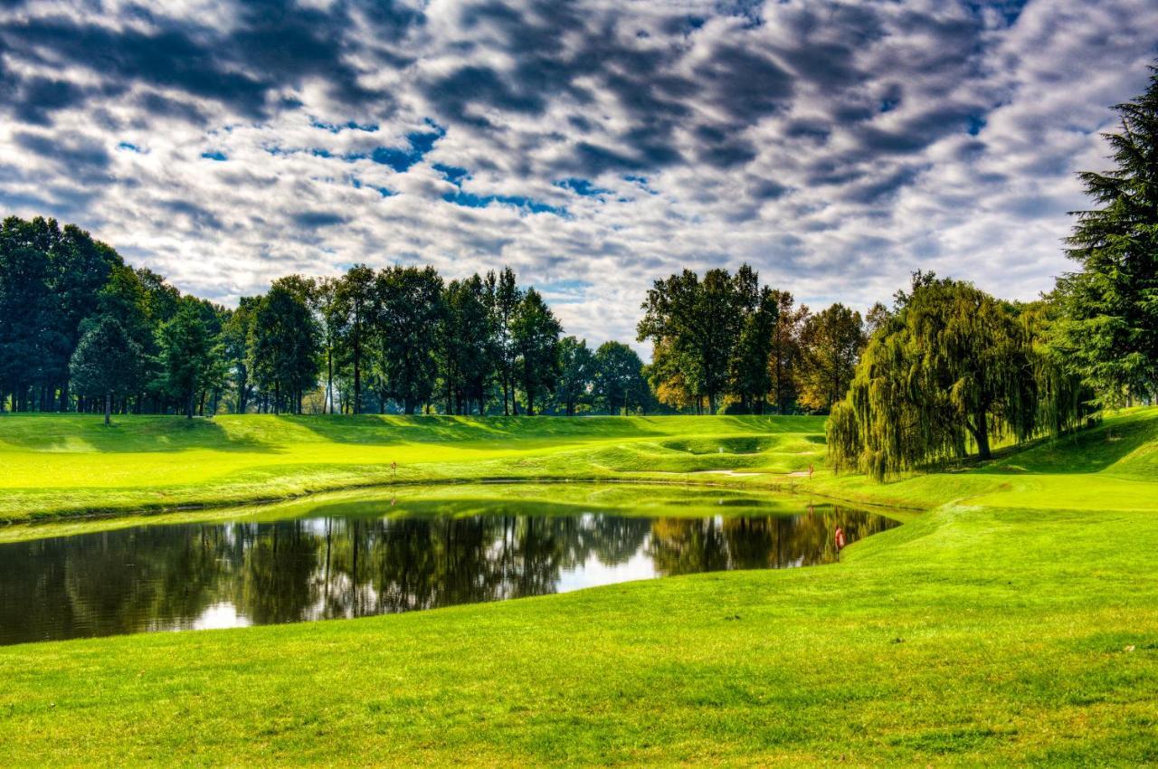 Le Robinie Golf & Resort Solbiate Olona Extérieur photo