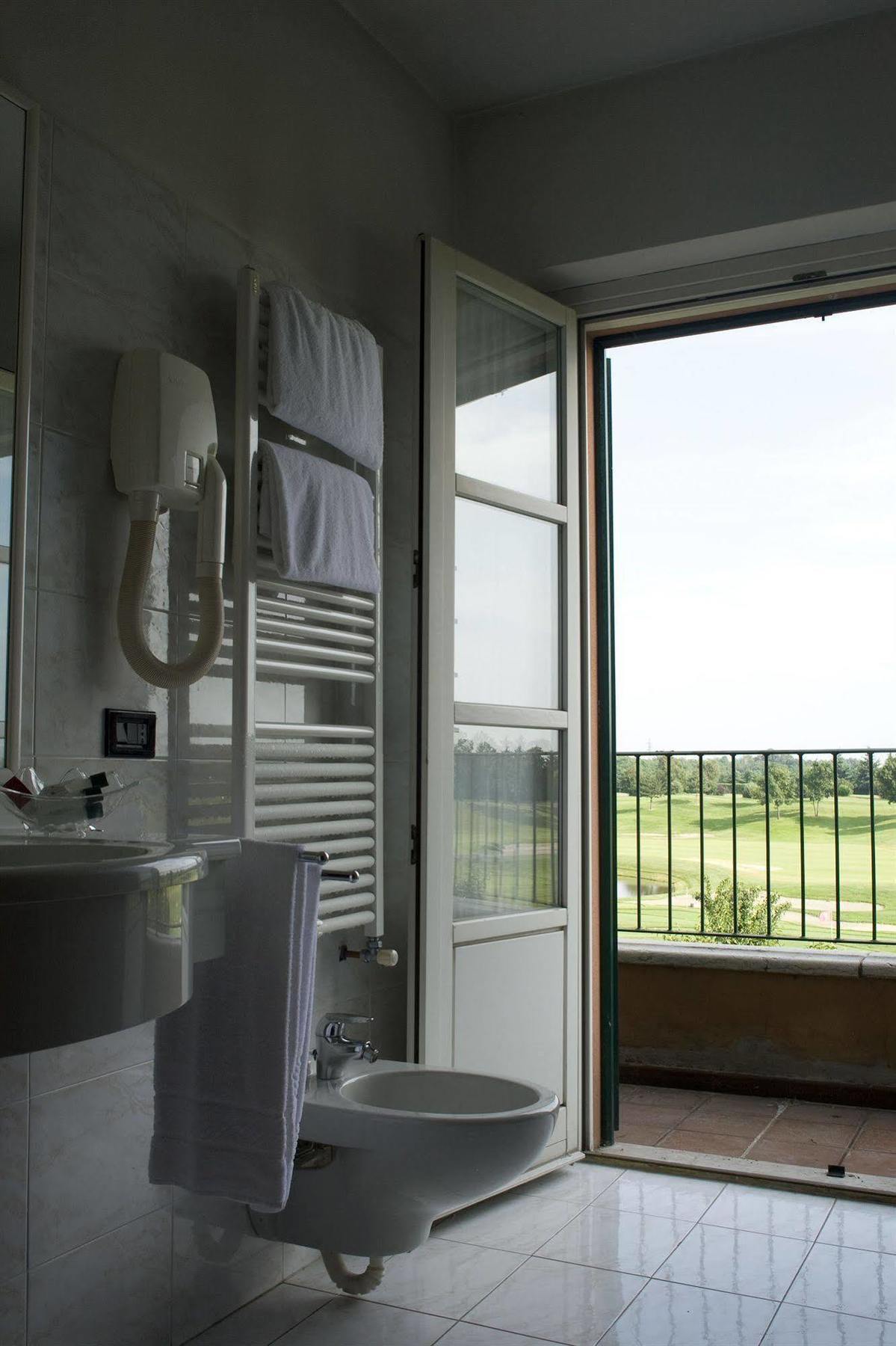 Le Robinie Golf & Resort Solbiate Olona Extérieur photo
