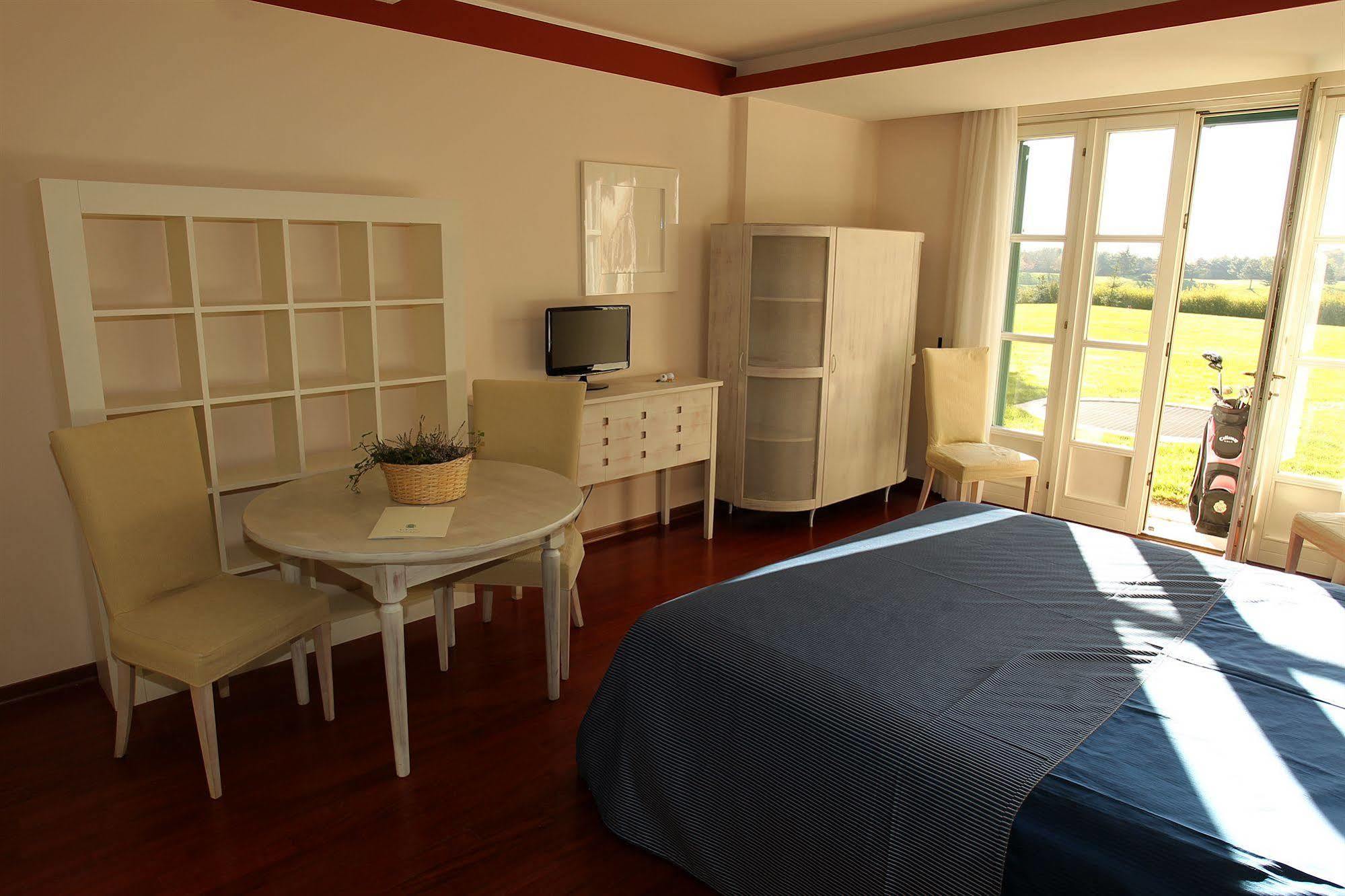 Le Robinie Golf & Resort Solbiate Olona Extérieur photo