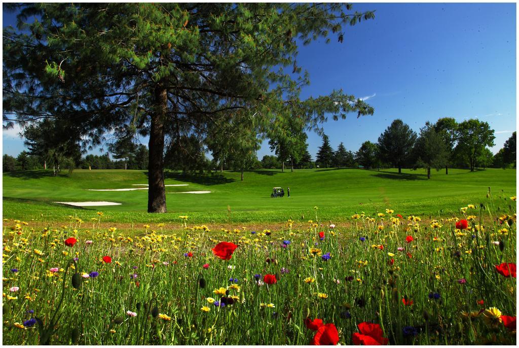 Le Robinie Golf & Resort Solbiate Olona Extérieur photo
