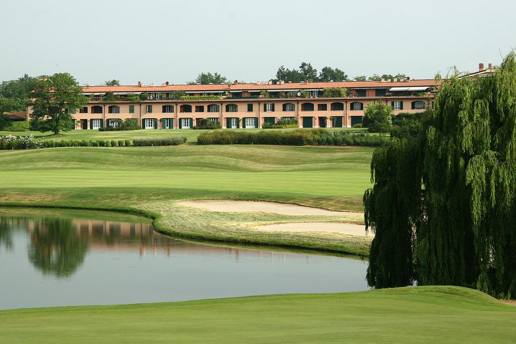 Le Robinie Golf & Resort Solbiate Olona Extérieur photo