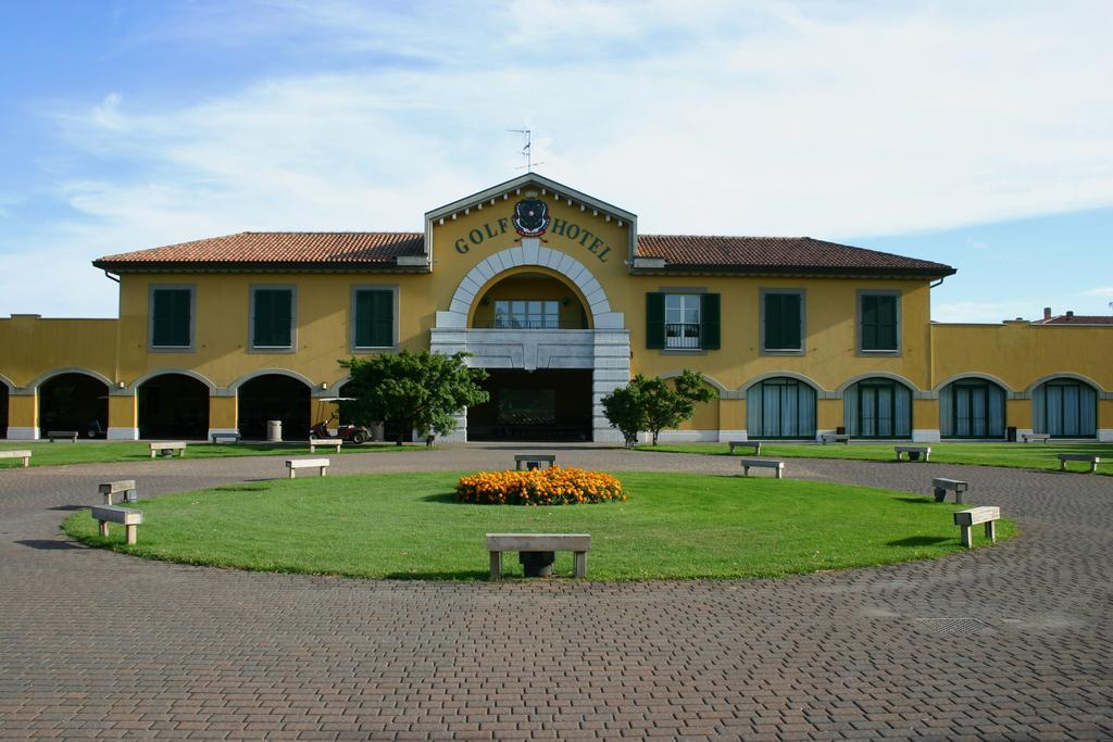 Le Robinie Golf & Resort Solbiate Olona Extérieur photo